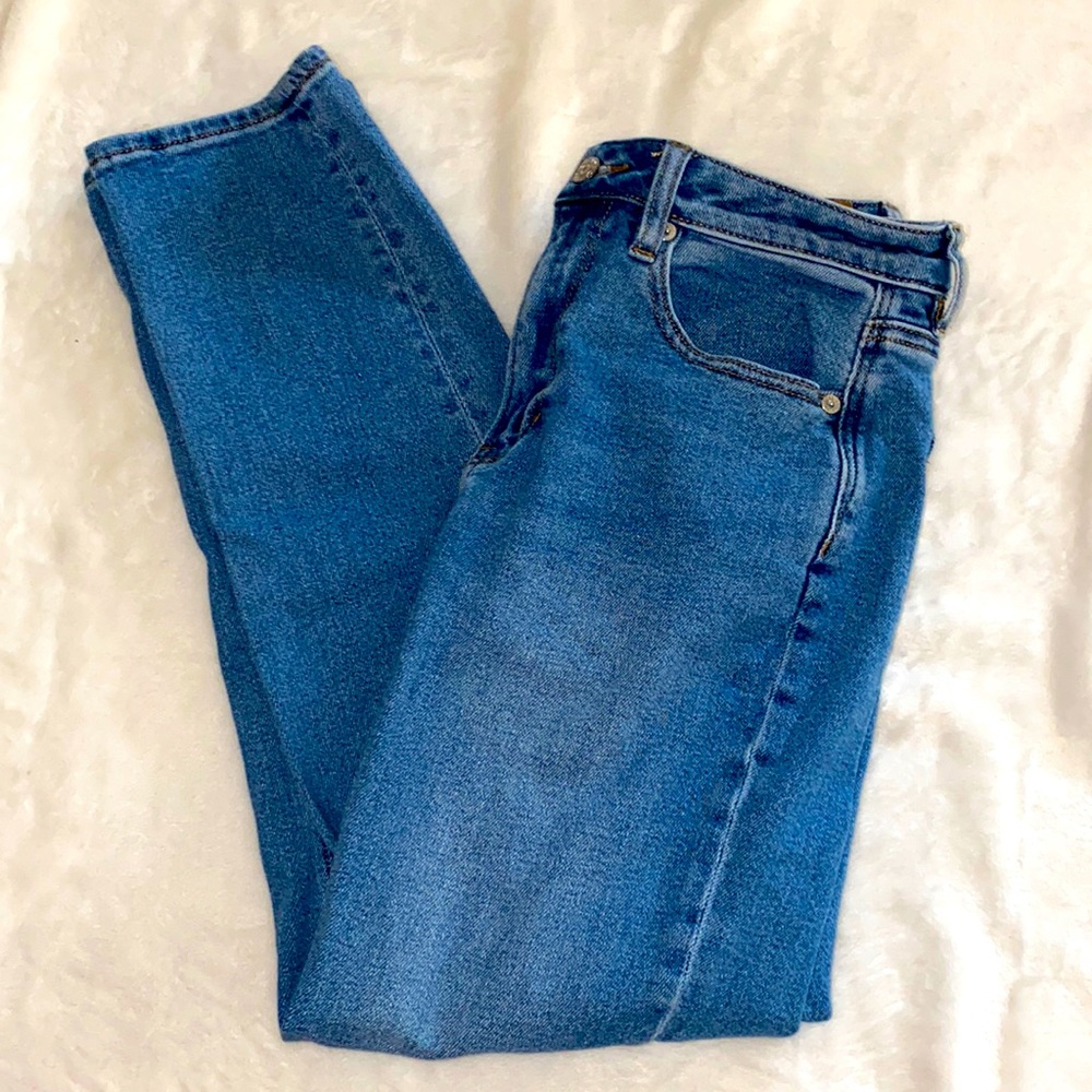 american eagle mom jeans